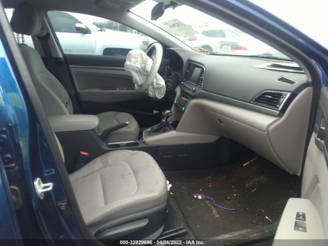 Photo 4 VIN: 5NPD84LF3HH075856 - HYUNDAI ELANTRA 