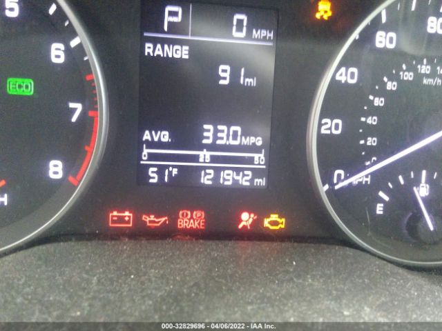 Photo 6 VIN: 5NPD84LF3HH075856 - HYUNDAI ELANTRA 