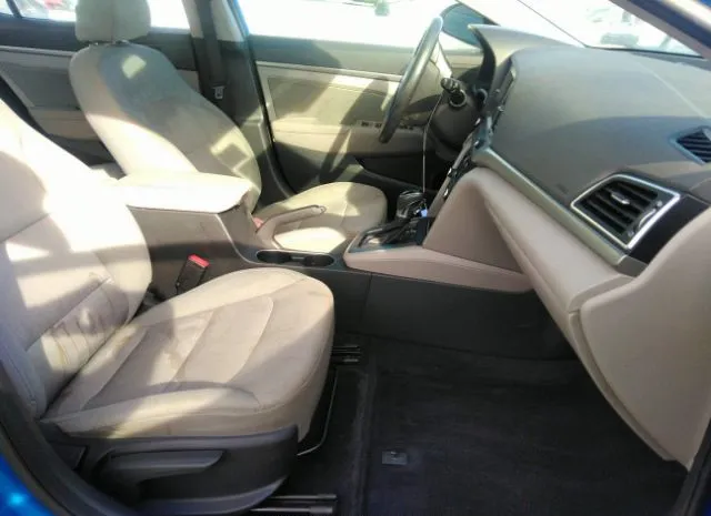 Photo 4 VIN: 5NPD84LF3HH084461 - HYUNDAI ELANTRA 