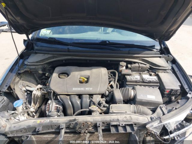 Photo 9 VIN: 5NPD84LF3HH093449 - HYUNDAI ELANTRA 