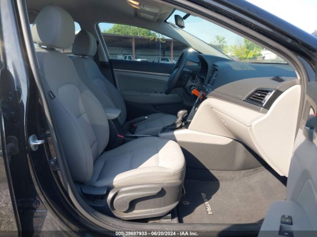 Photo 4 VIN: 5NPD84LF3HH106622 - HYUNDAI ELANTRA 