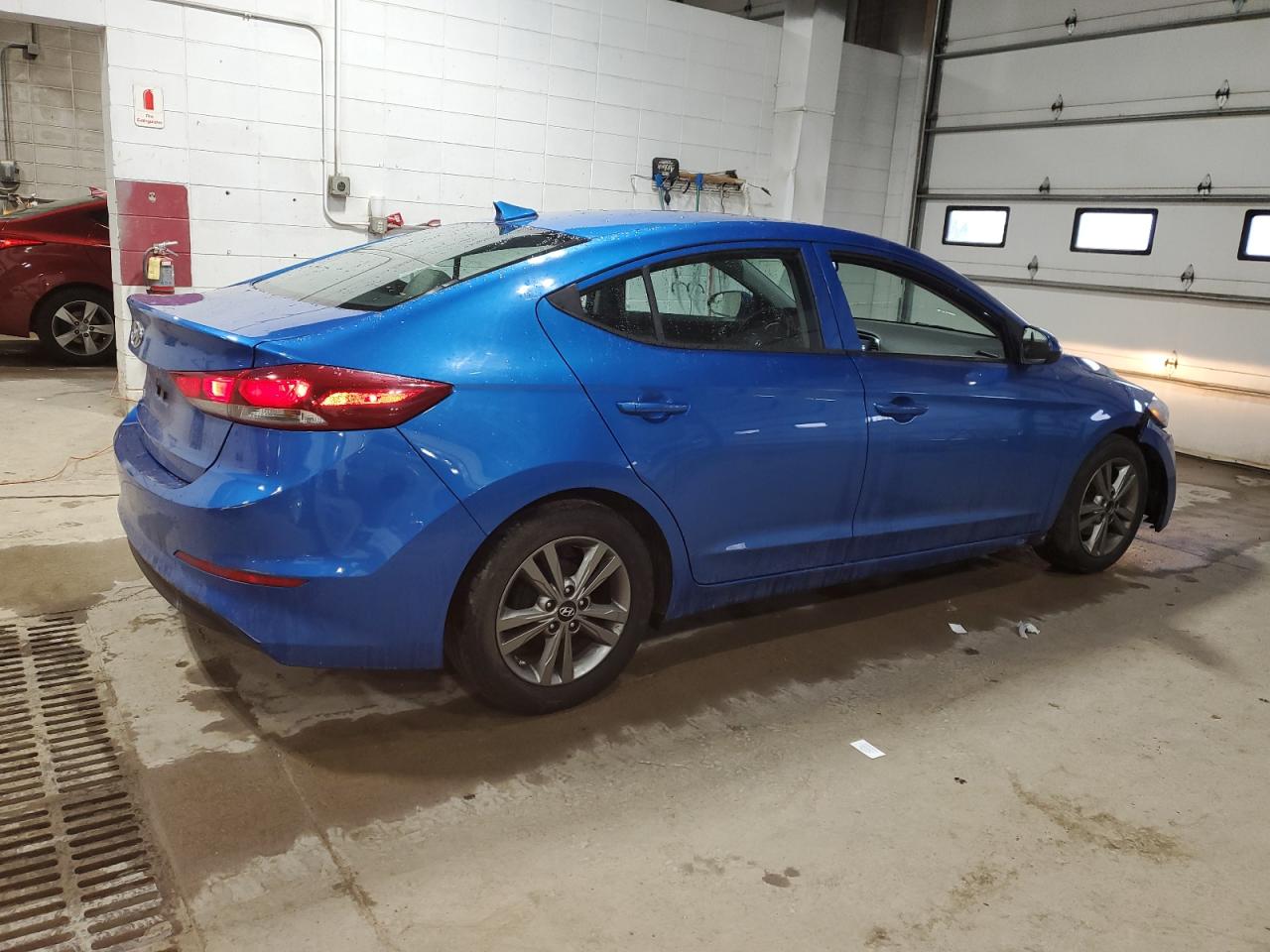 Photo 2 VIN: 5NPD84LF3HH113487 - HYUNDAI ELANTRA 