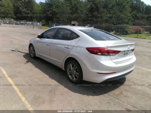 Photo 2 VIN: 5NPD84LF3HH137790 - HYUNDAI ELANTRA 