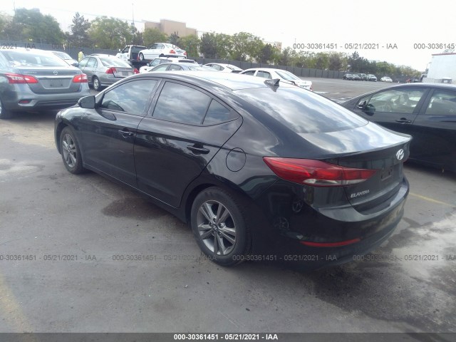 Photo 2 VIN: 5NPD84LF3HH138695 - HYUNDAI ELANTRA 