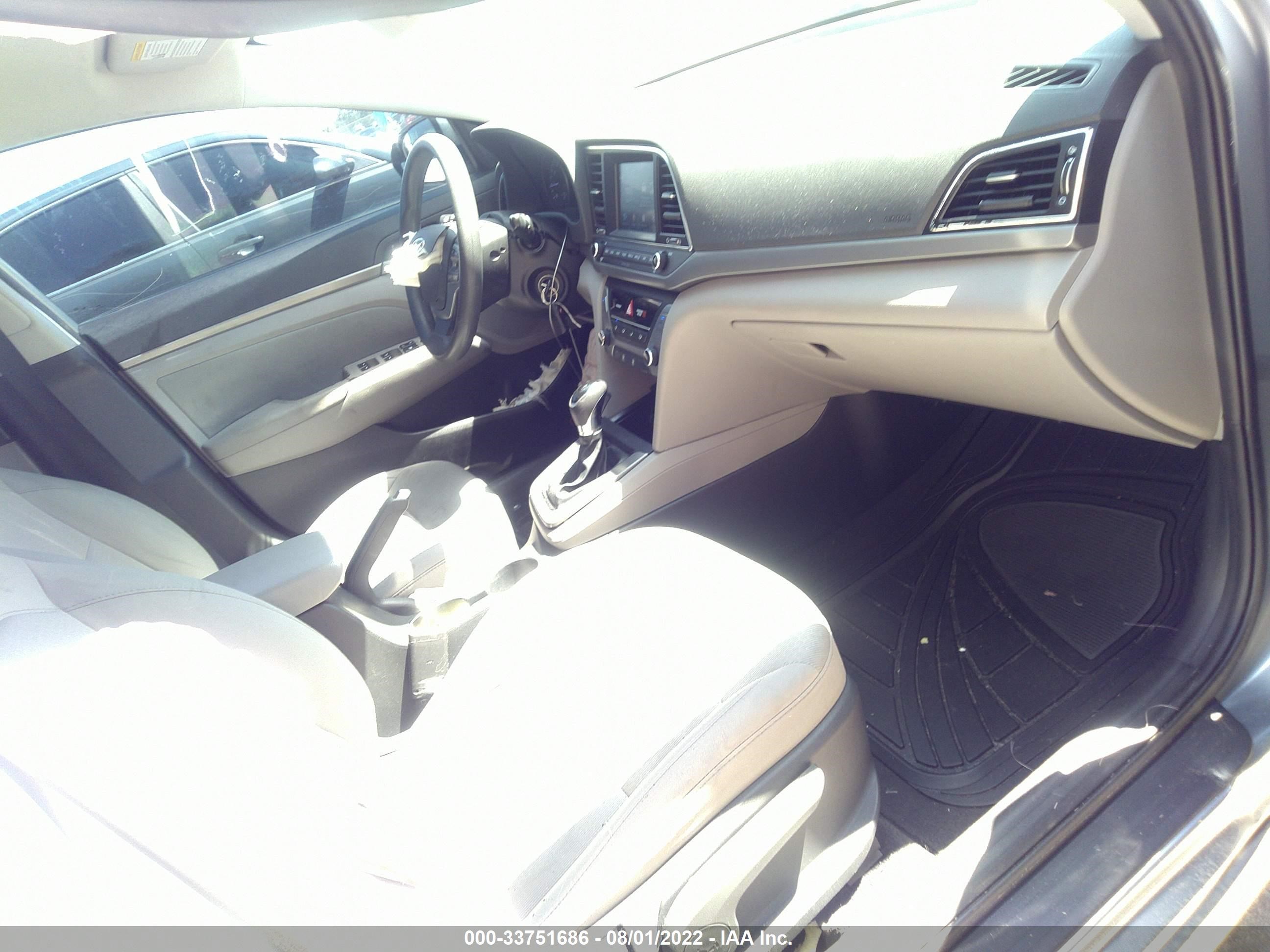 Photo 4 VIN: 5NPD84LF3HH139331 - HYUNDAI ELANTRA 