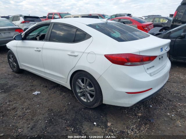 Photo 2 VIN: 5NPD84LF3HH154976 - HYUNDAI ELANTRA 