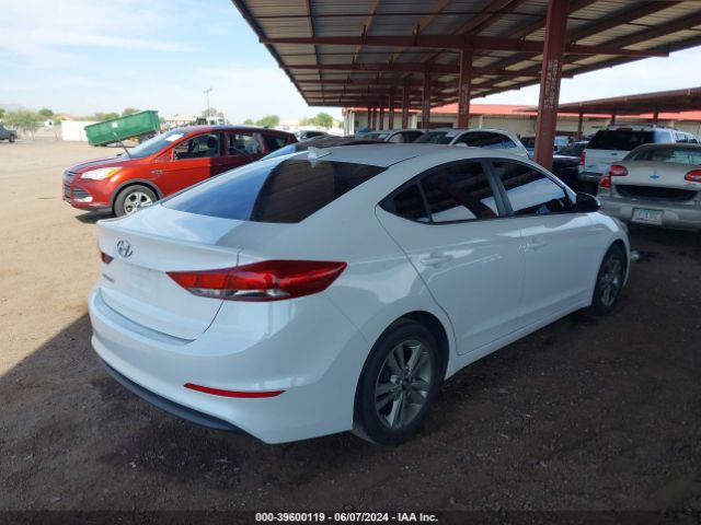 Photo 3 VIN: 5NPD84LF3HH157649 - HYUNDAI ELANTRA 