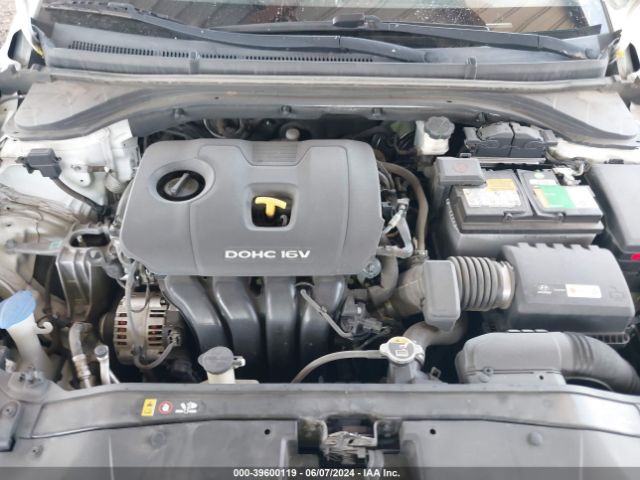 Photo 9 VIN: 5NPD84LF3HH157649 - HYUNDAI ELANTRA 