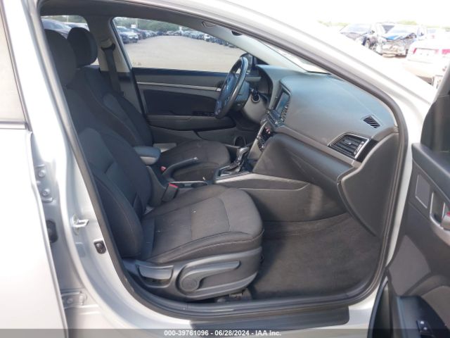 Photo 4 VIN: 5NPD84LF3HH159630 - HYUNDAI ELANTRA 