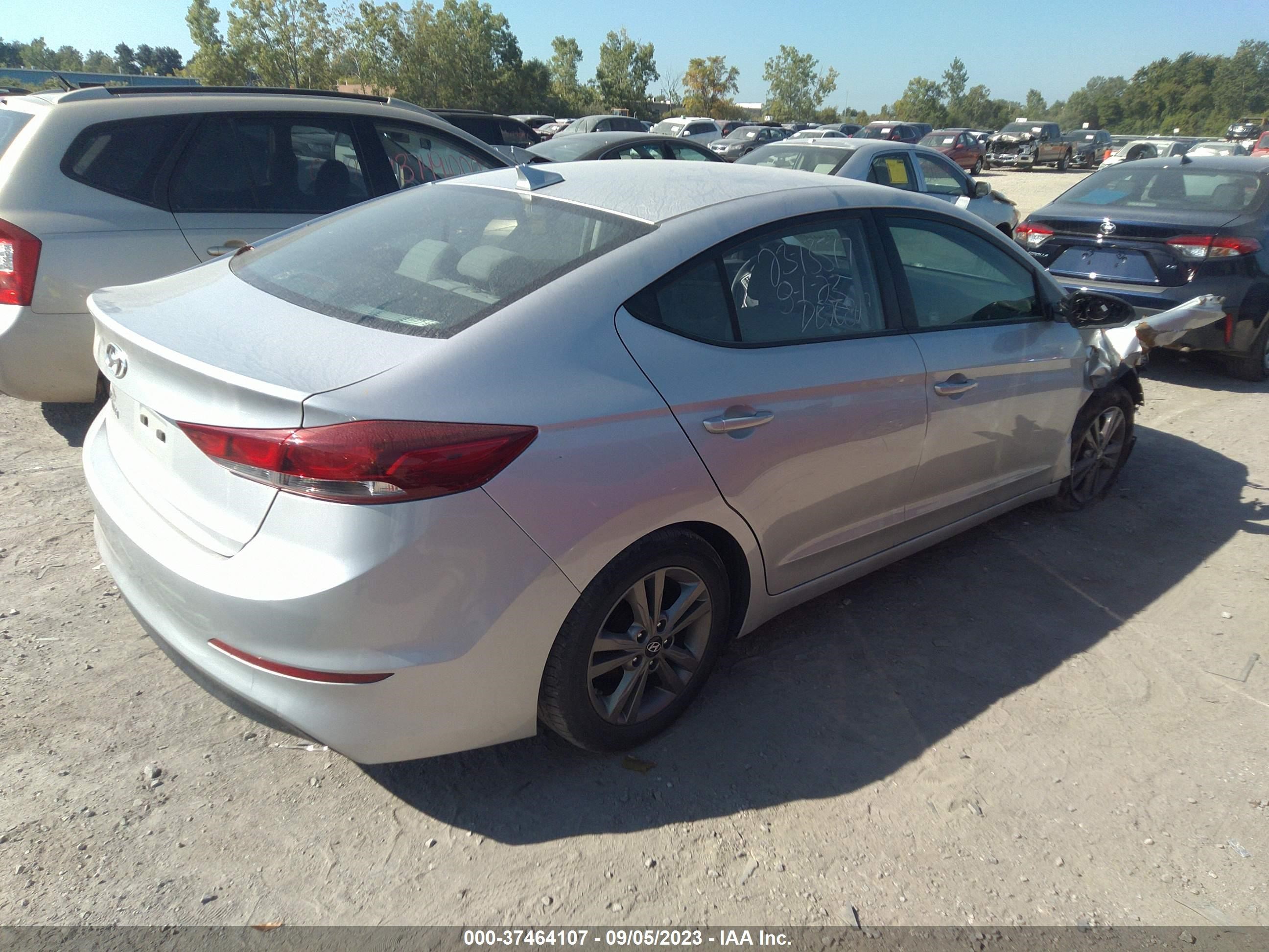 Photo 3 VIN: 5NPD84LF3HH160504 - HYUNDAI ELANTRA 