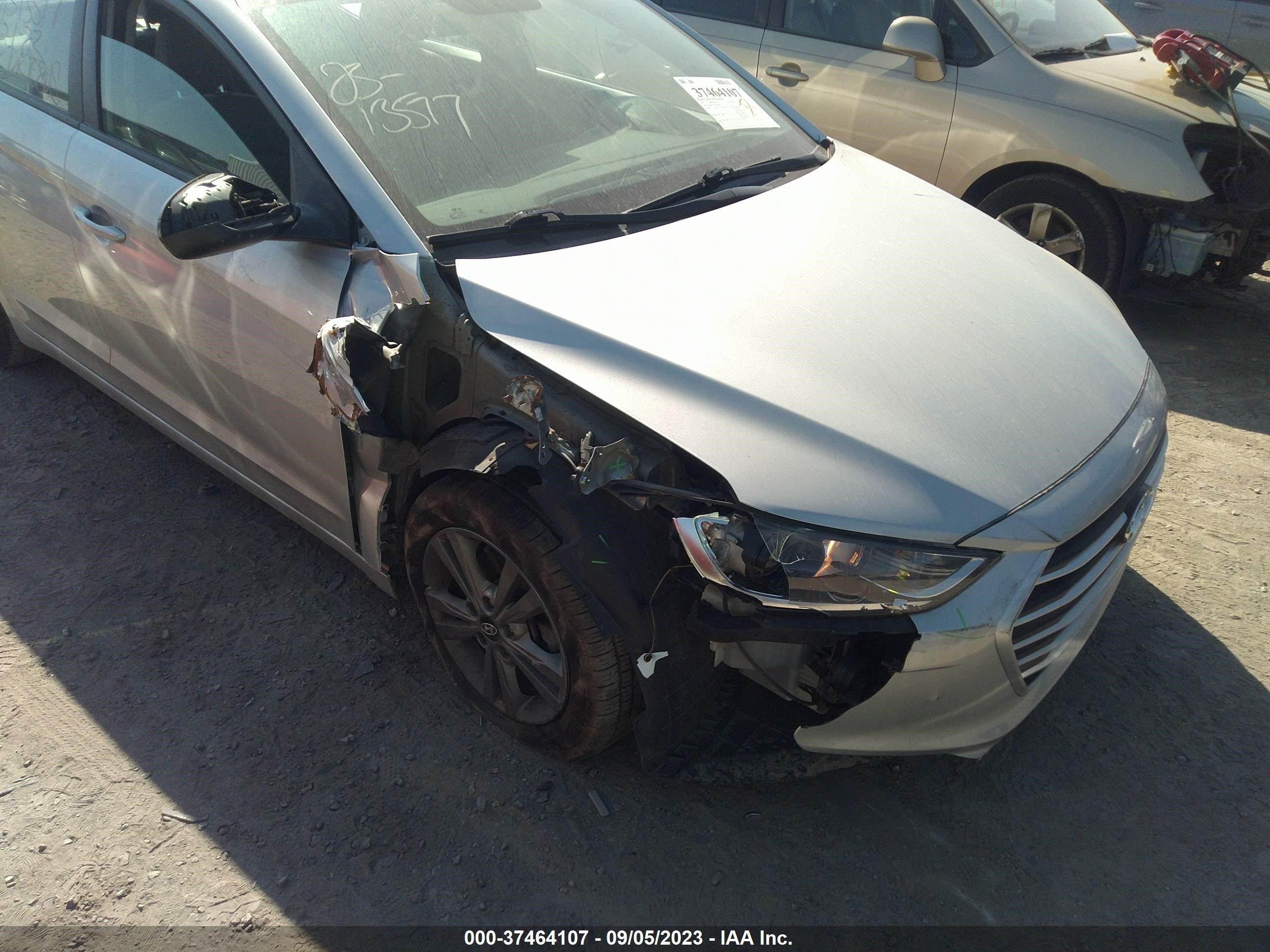 Photo 5 VIN: 5NPD84LF3HH160504 - HYUNDAI ELANTRA 