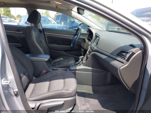 Photo 4 VIN: 5NPD84LF3HH180123 - HYUNDAI ELANTRA 