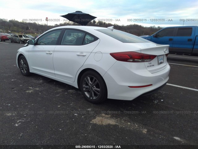 Photo 2 VIN: 5NPD84LF3HH184849 - HYUNDAI ELANTRA 