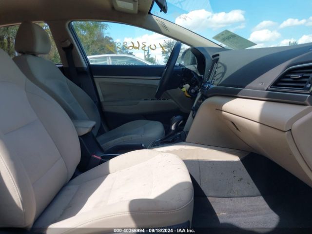 Photo 4 VIN: 5NPD84LF3JH215734 - HYUNDAI ELANTRA 