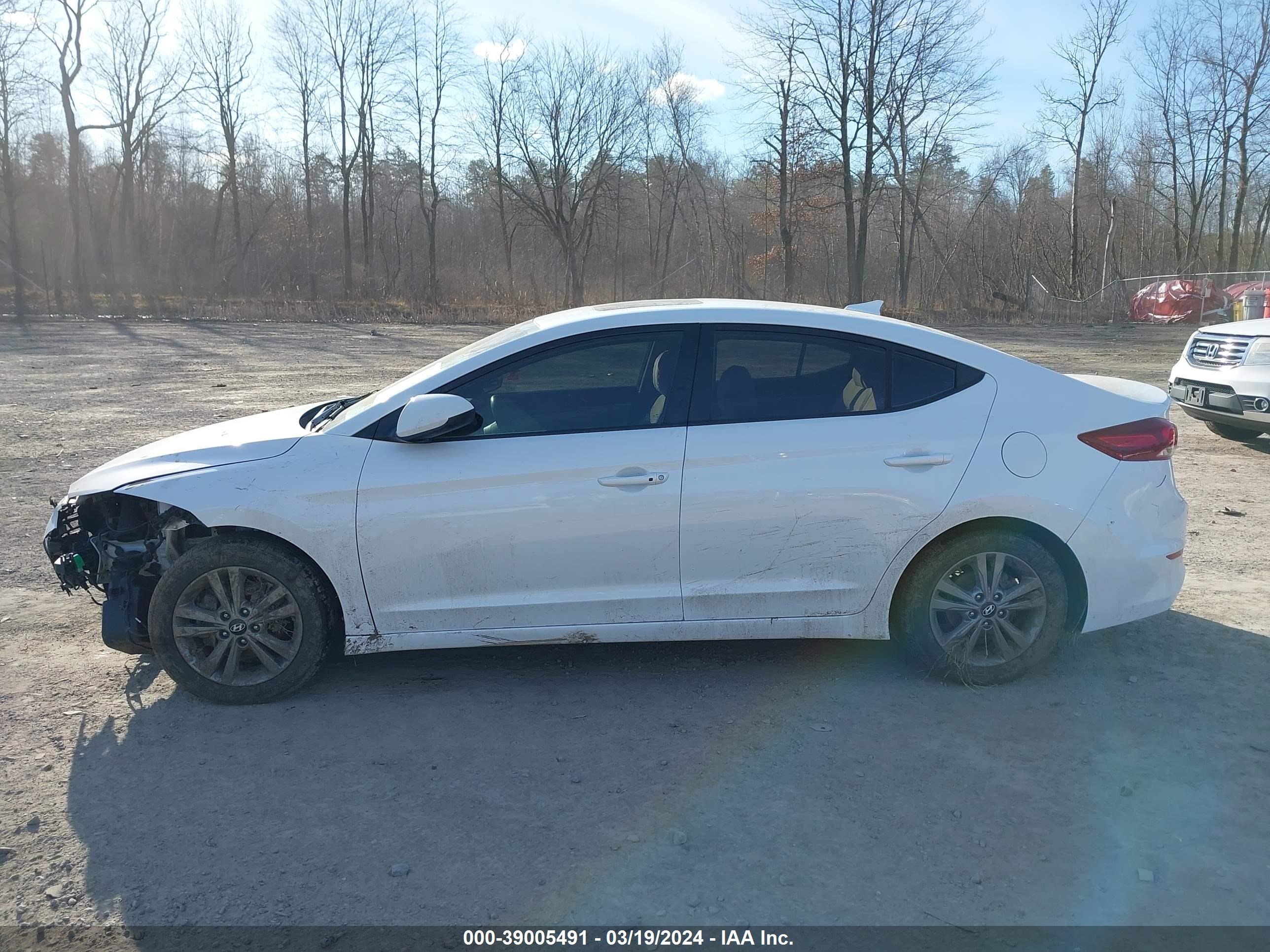 Photo 13 VIN: 5NPD84LF3JH220626 - HYUNDAI ELANTRA 