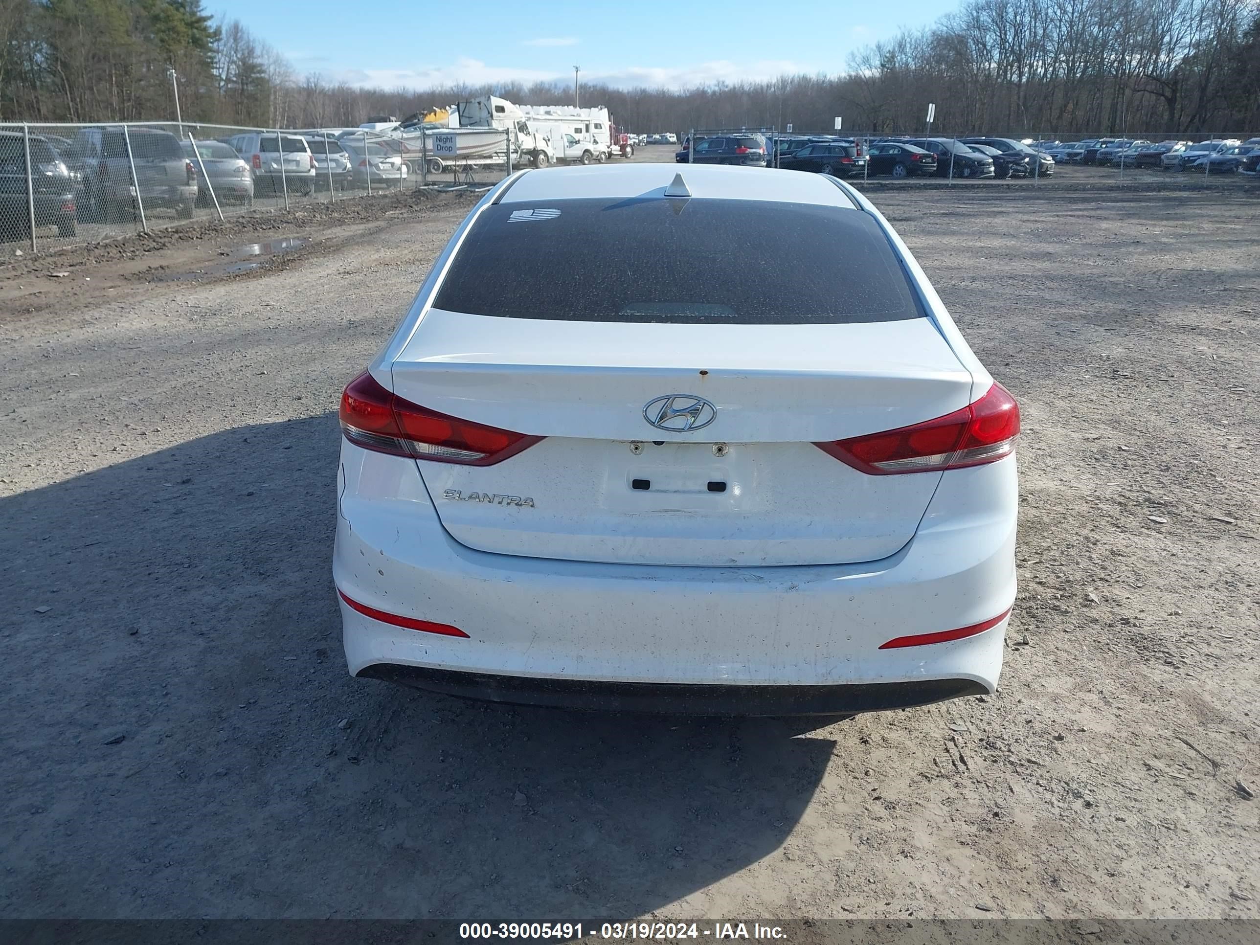 Photo 15 VIN: 5NPD84LF3JH220626 - HYUNDAI ELANTRA 