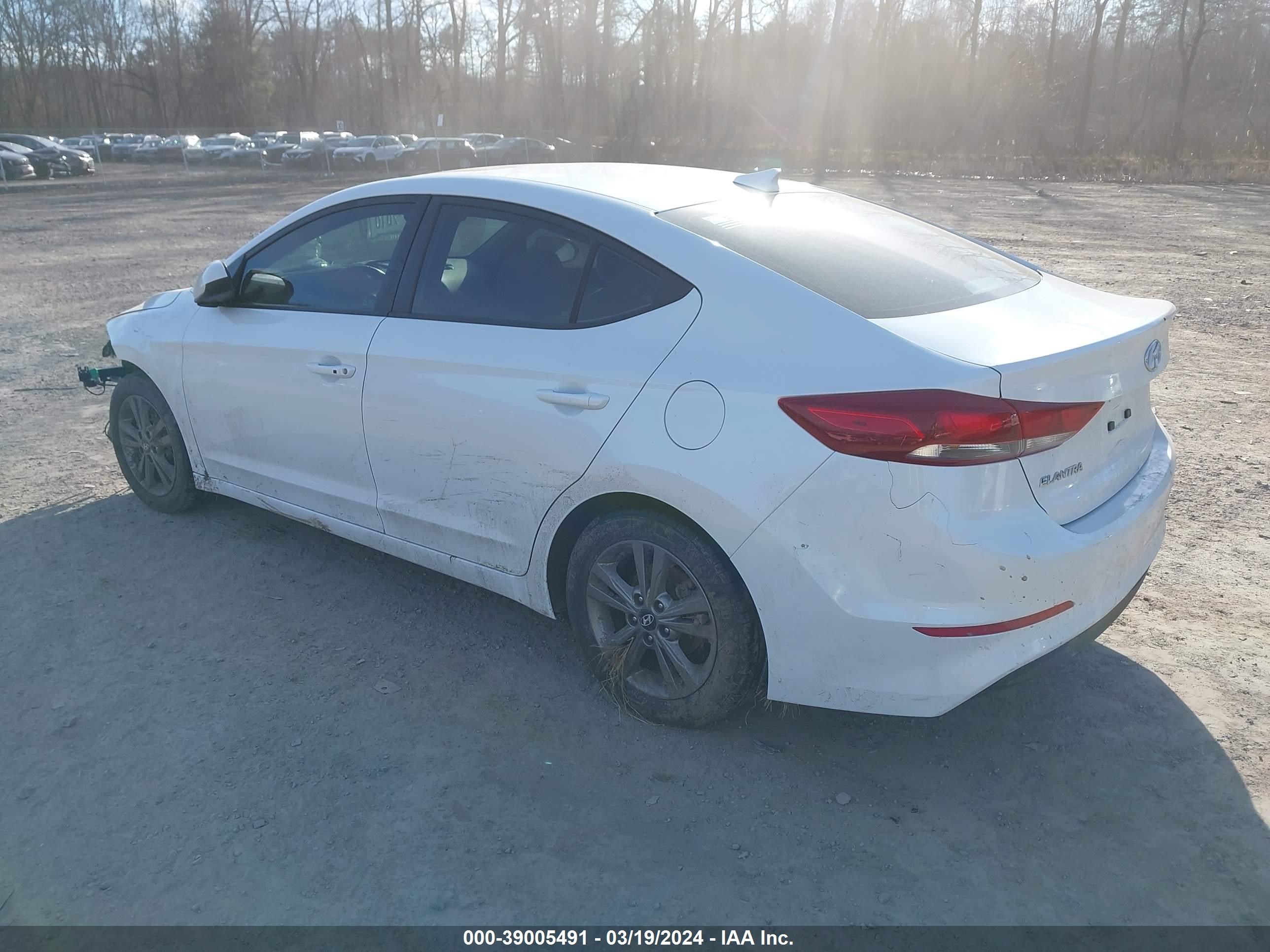 Photo 2 VIN: 5NPD84LF3JH220626 - HYUNDAI ELANTRA 