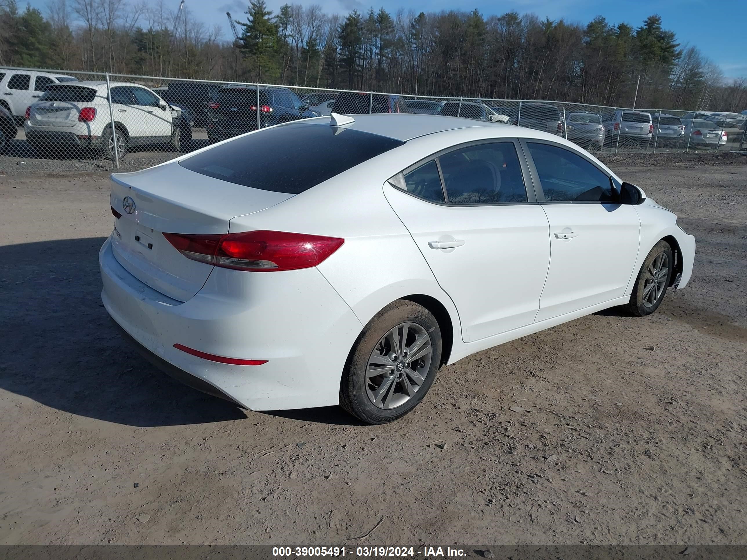 Photo 3 VIN: 5NPD84LF3JH220626 - HYUNDAI ELANTRA 