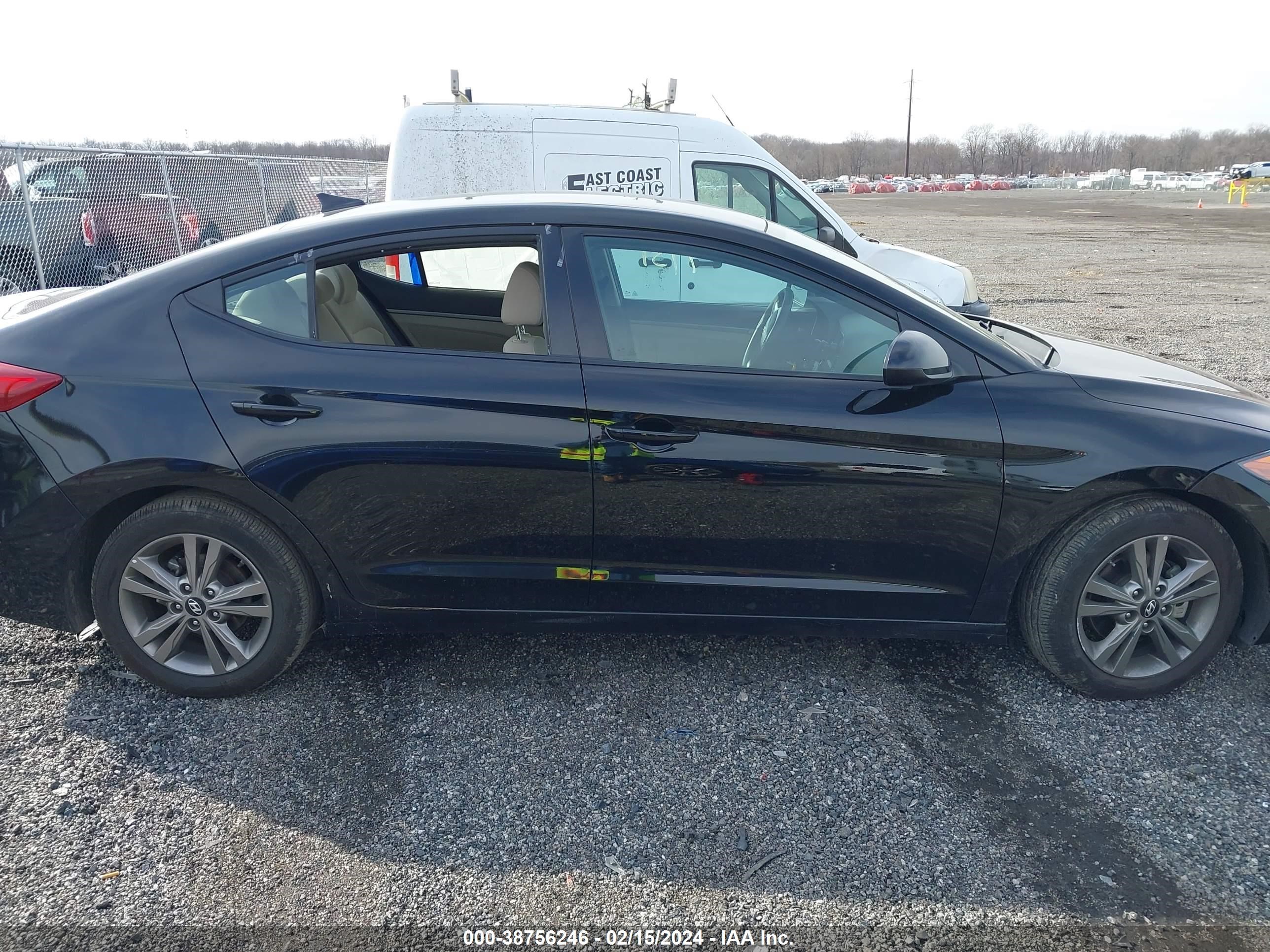 Photo 12 VIN: 5NPD84LF3JH234431 - HYUNDAI ELANTRA 