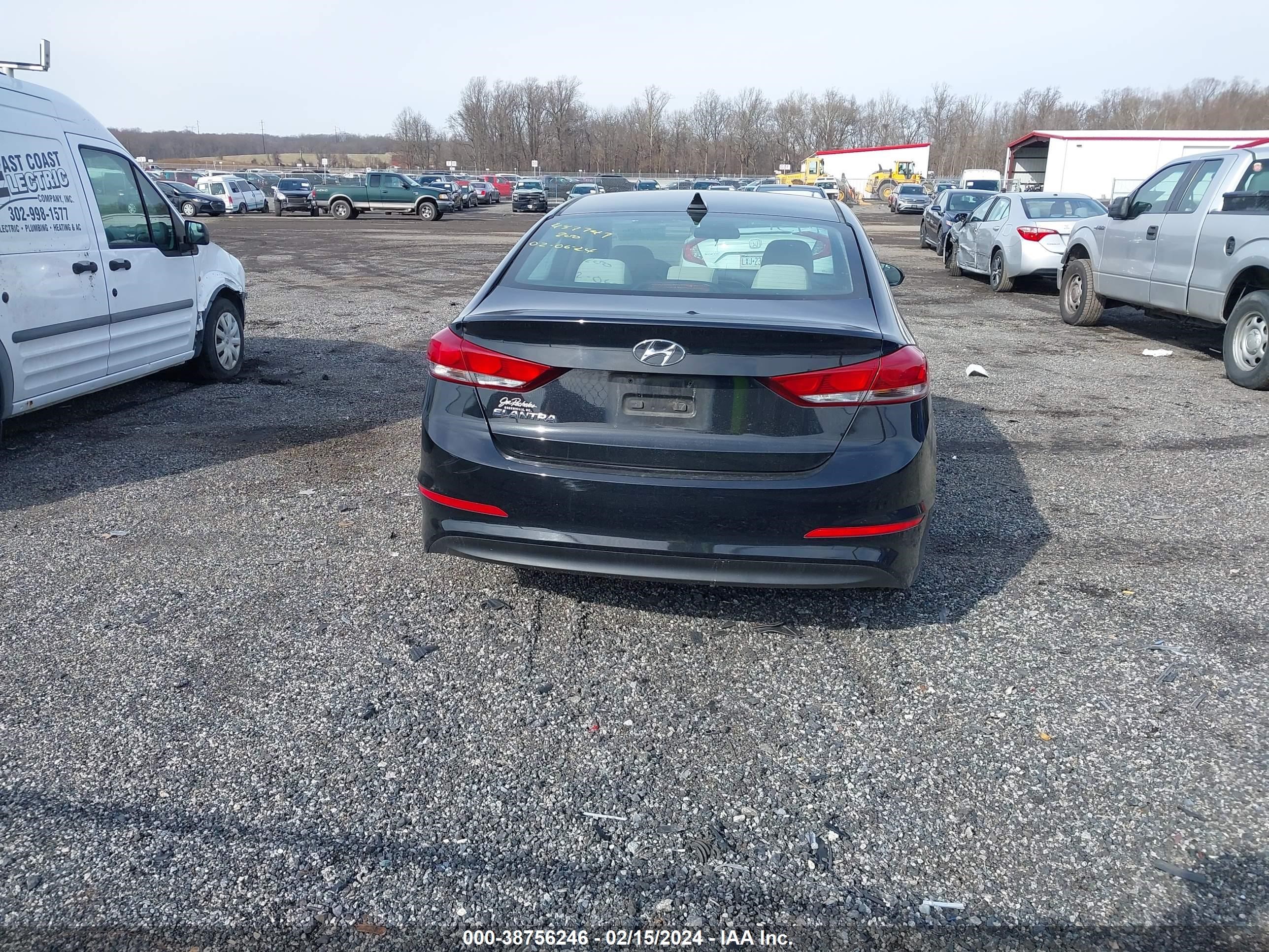 Photo 15 VIN: 5NPD84LF3JH234431 - HYUNDAI ELANTRA 