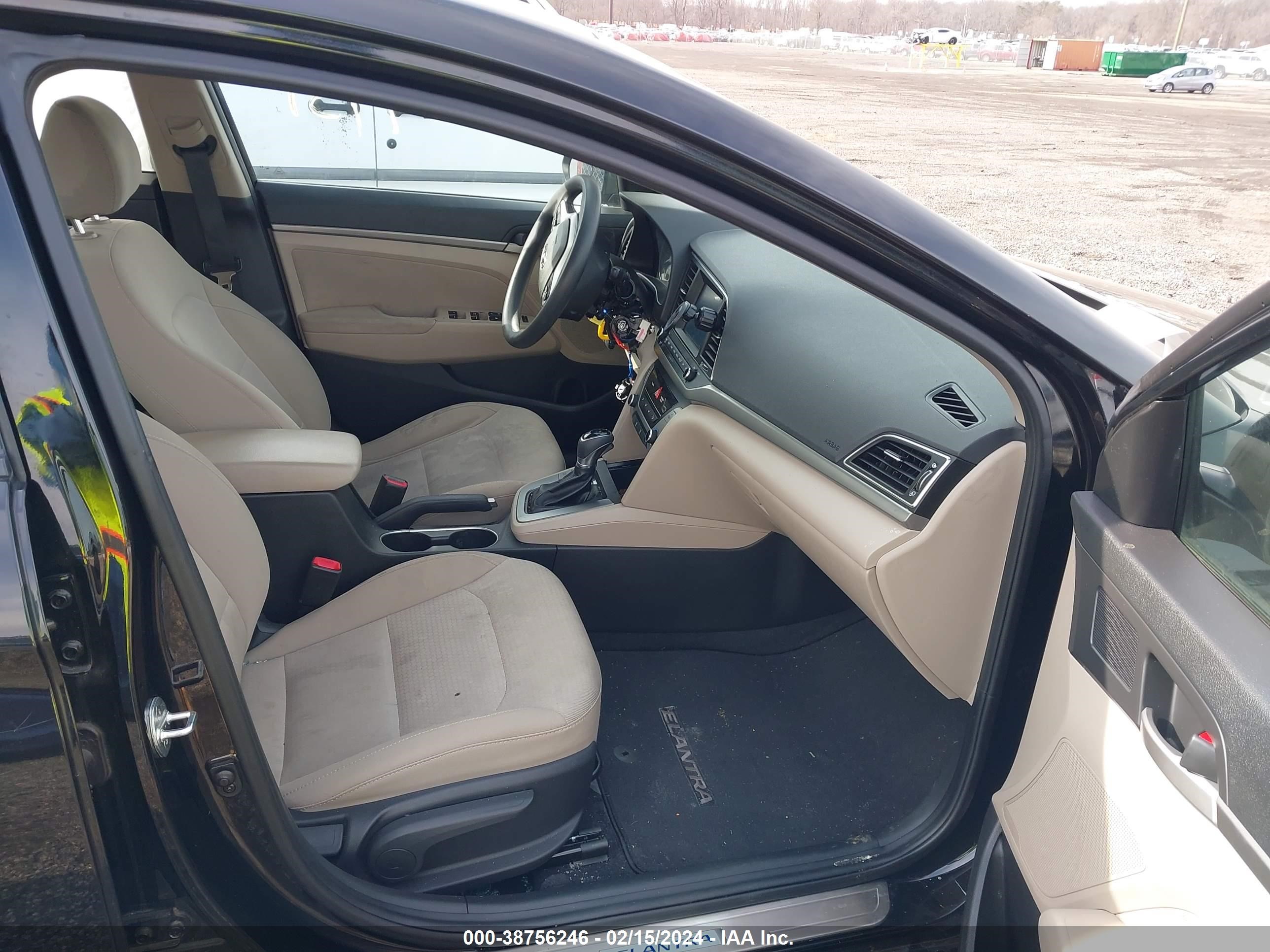 Photo 4 VIN: 5NPD84LF3JH234431 - HYUNDAI ELANTRA 