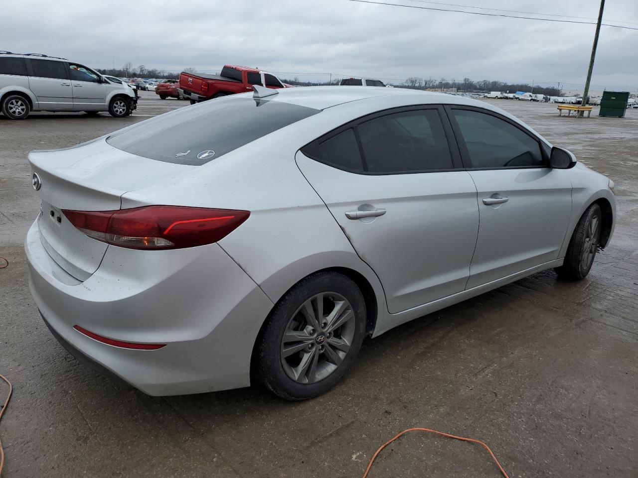 Photo 2 VIN: 5NPD84LF3JH240147 - HYUNDAI ELANTRA 