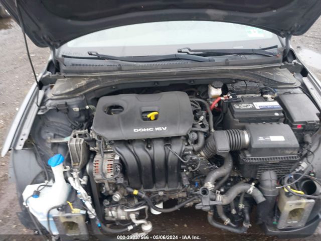 Photo 9 VIN: 5NPD84LF3JH258177 - HYUNDAI ELANTRA 