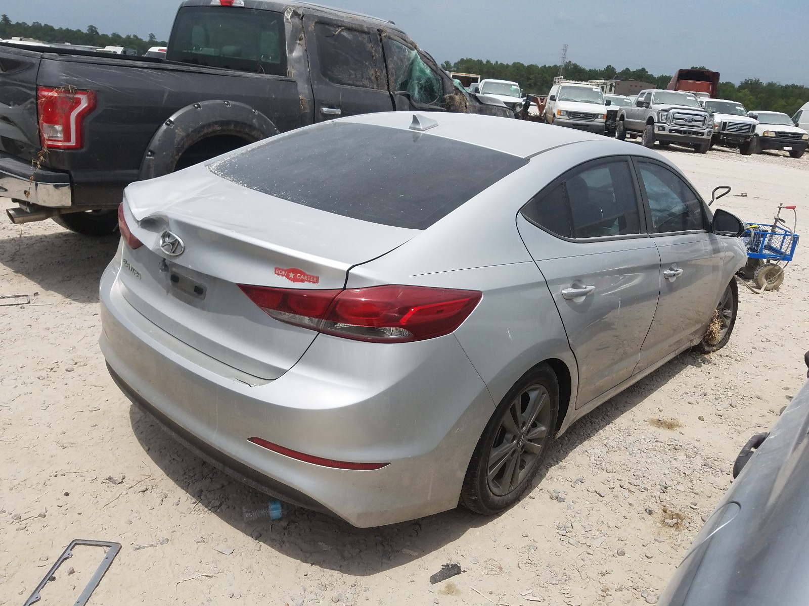 Photo 3 VIN: 5NPD84LF3JH260530 - HYUNDAI ELANTRA SE 