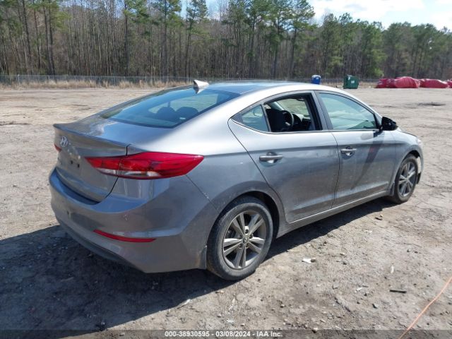 Photo 3 VIN: 5NPD84LF3JH285802 - HYUNDAI ELANTRA 