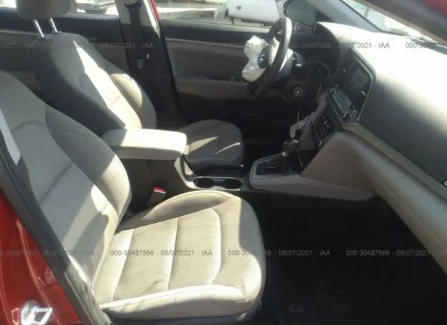 Photo 4 VIN: 5NPD84LF3JH300850 - HYUNDAI ELANTRA 