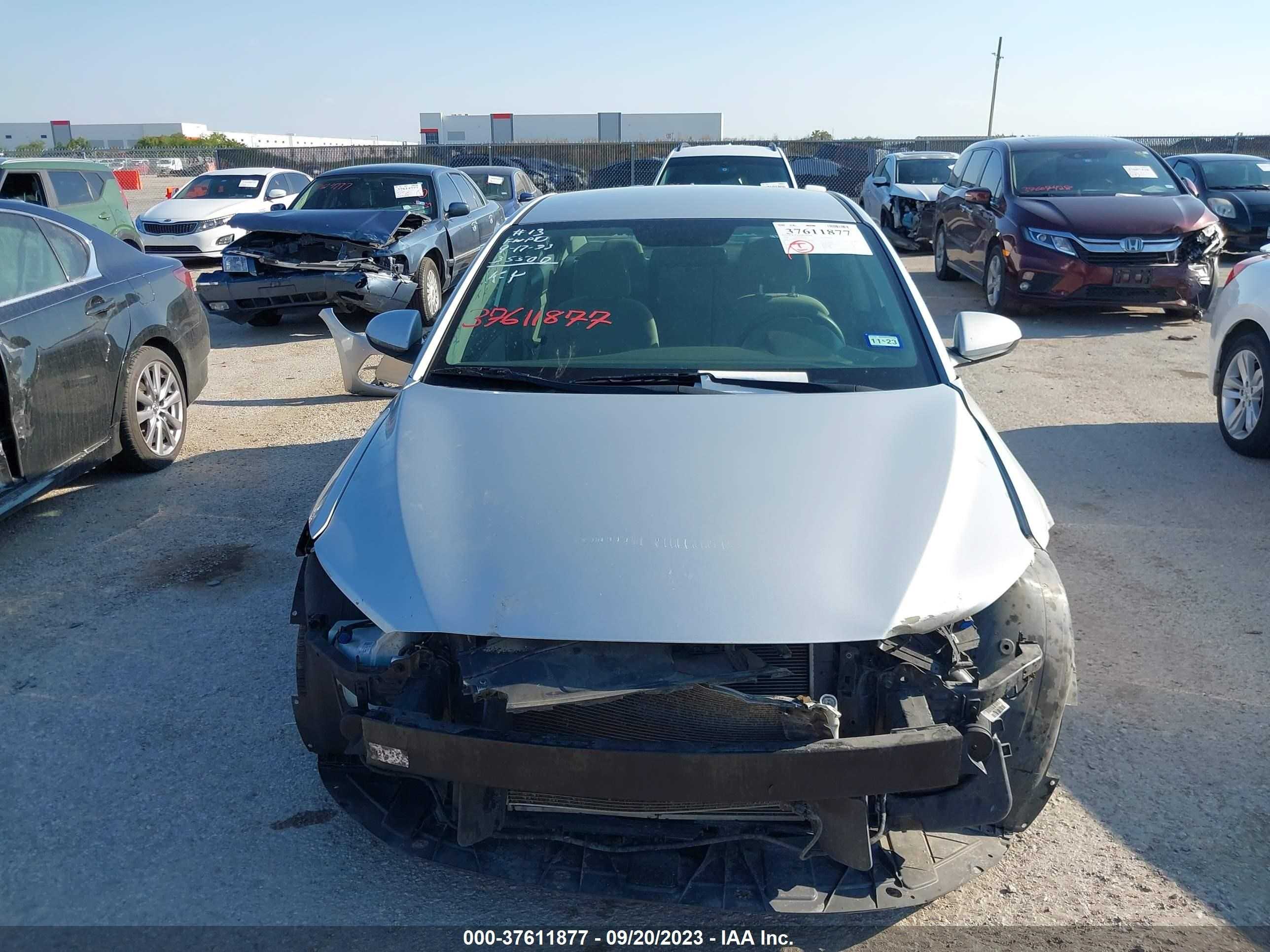 Photo 11 VIN: 5NPD84LF3JH313338 - HYUNDAI ELANTRA 