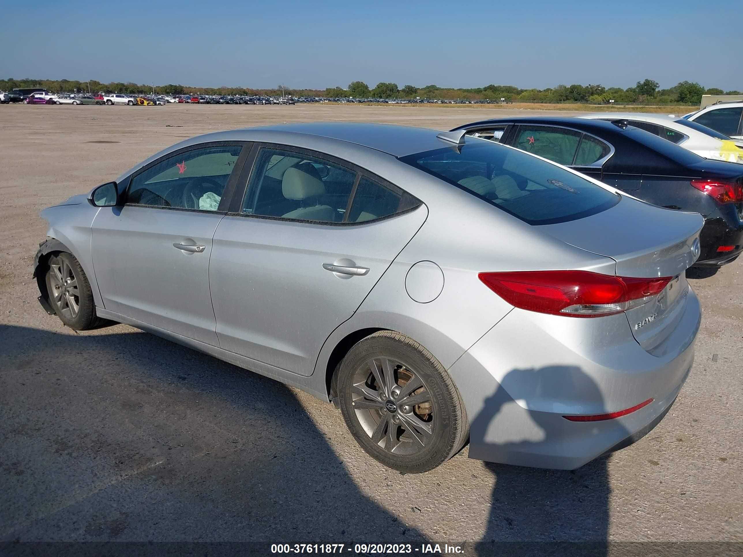 Photo 2 VIN: 5NPD84LF3JH313338 - HYUNDAI ELANTRA 