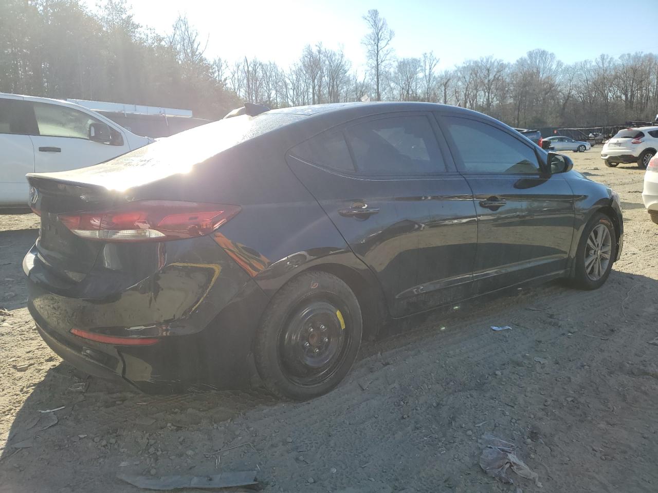 Photo 2 VIN: 5NPD84LF3JH315901 - HYUNDAI ELANTRA 