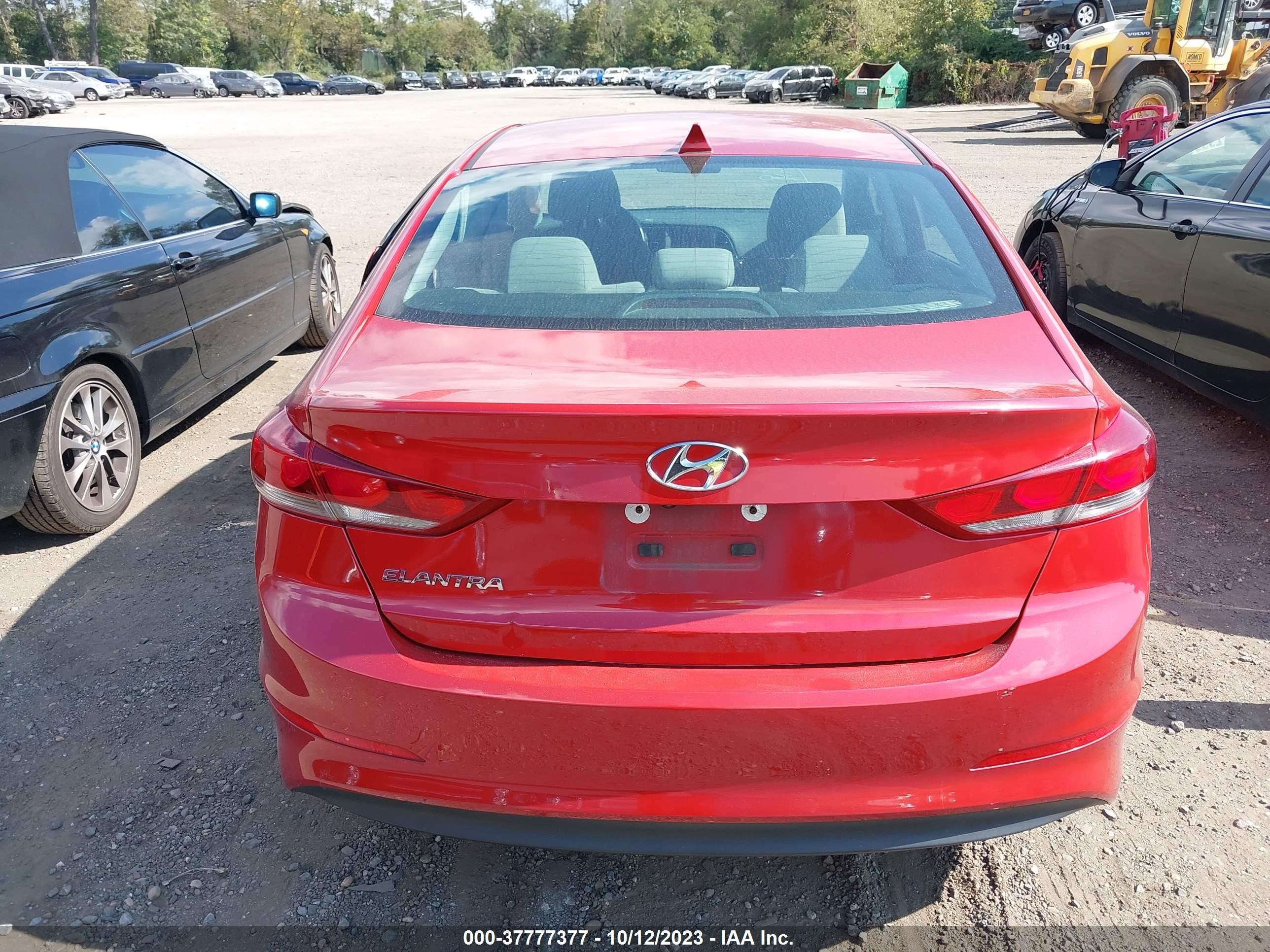 Photo 15 VIN: 5NPD84LF3JH327062 - HYUNDAI ELANTRA 