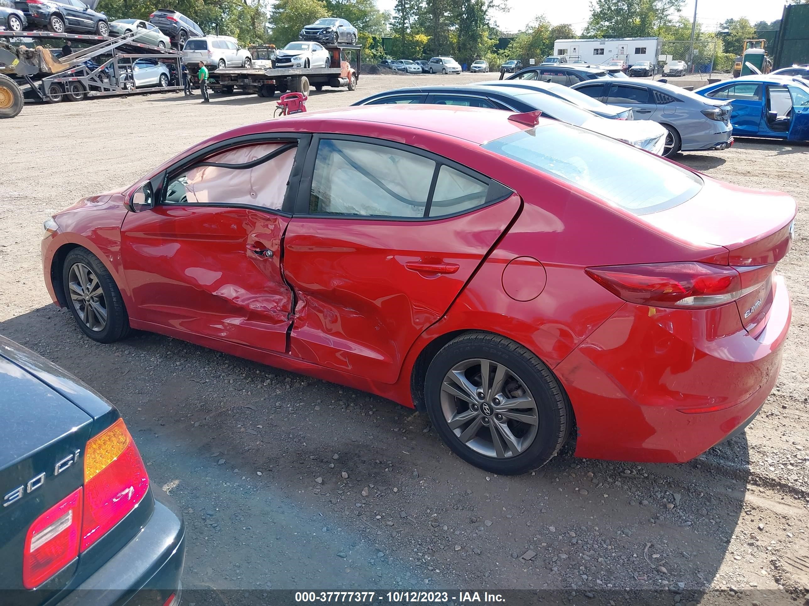 Photo 2 VIN: 5NPD84LF3JH327062 - HYUNDAI ELANTRA 