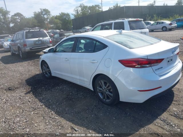 Photo 2 VIN: 5NPD84LF3JH335517 - HYUNDAI ELANTRA 