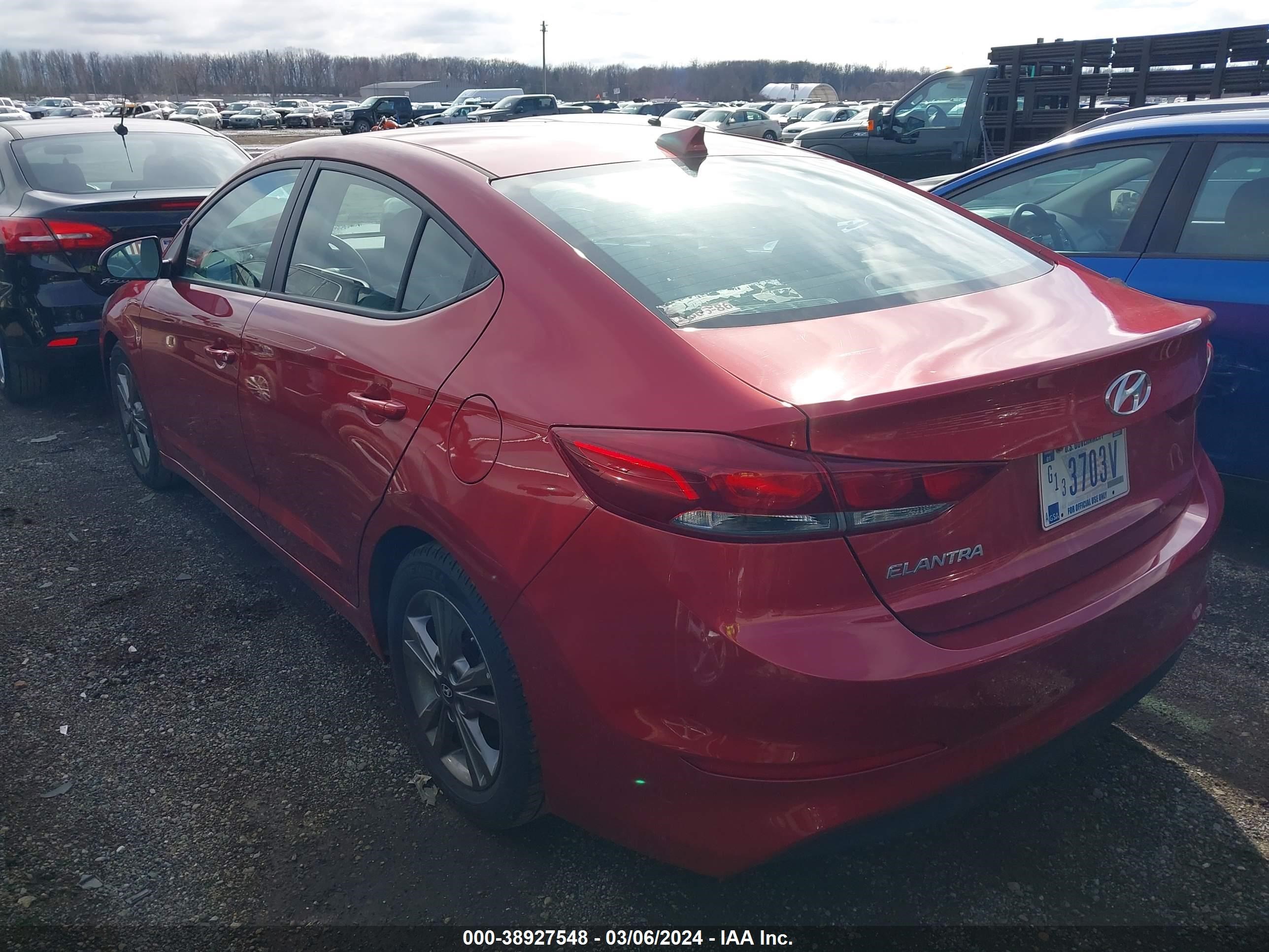 Photo 2 VIN: 5NPD84LF3JH382904 - HYUNDAI ELANTRA 