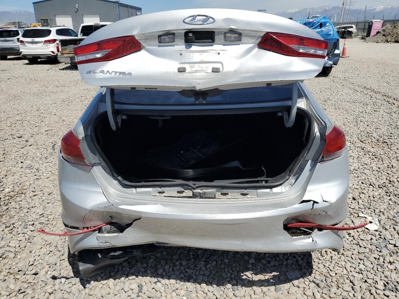 Photo 5 VIN: 5NPD84LF3JH389268 - HYUNDAI ELANTRA 