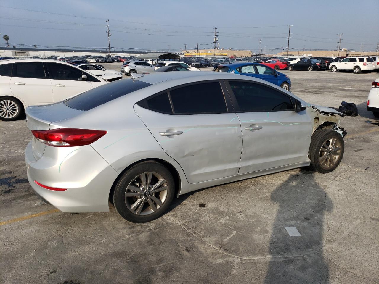 Photo 2 VIN: 5NPD84LF3JH393062 - HYUNDAI ELANTRA 