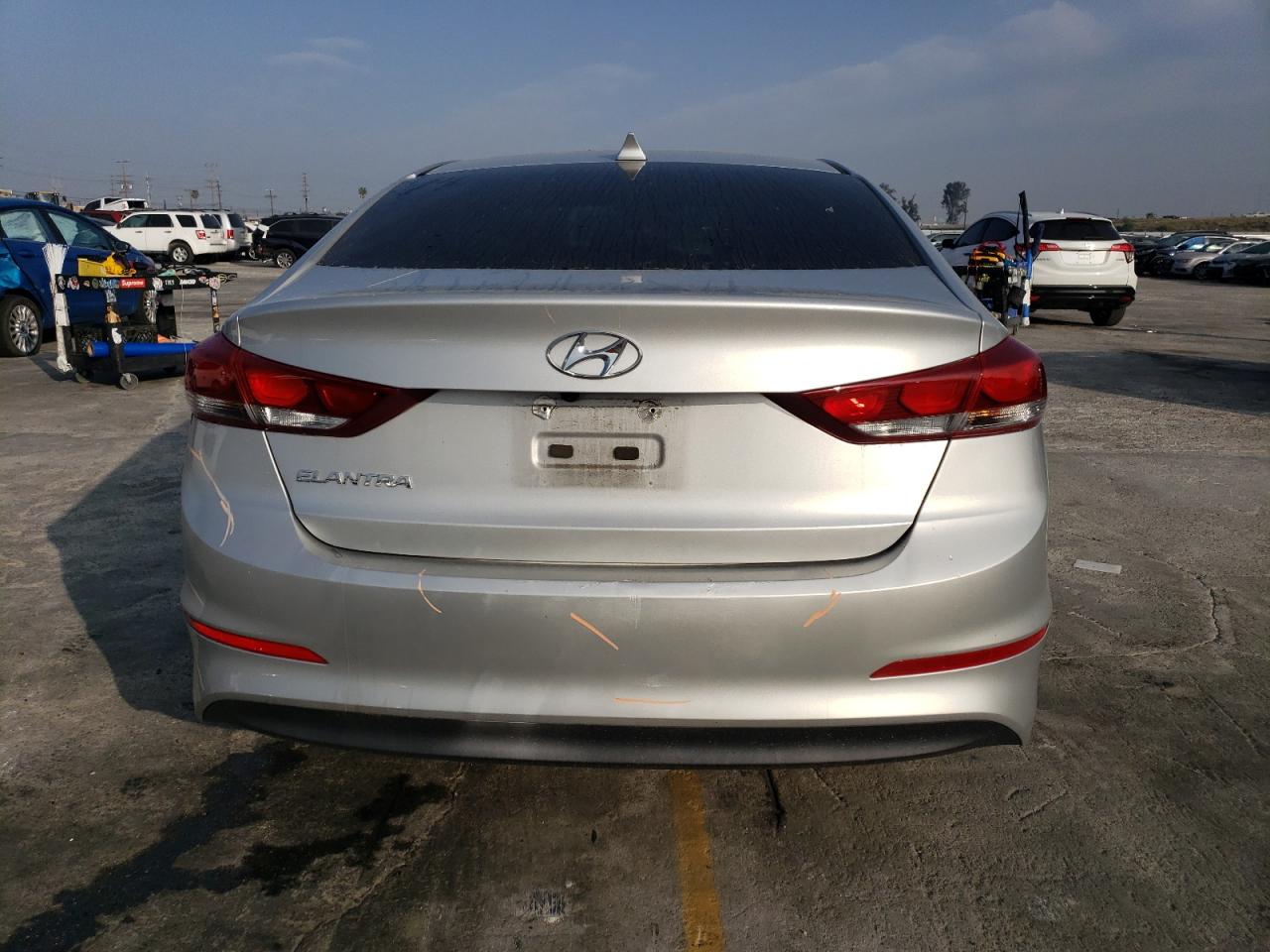 Photo 5 VIN: 5NPD84LF3JH393062 - HYUNDAI ELANTRA 