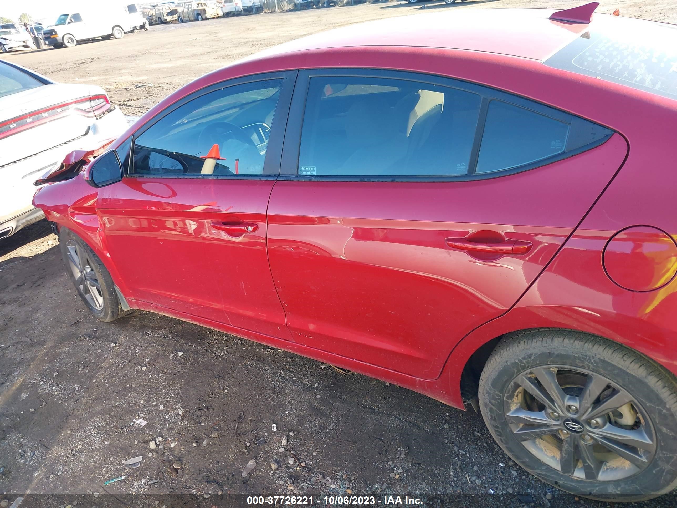 Photo 12 VIN: 5NPD84LF3JH395684 - HYUNDAI ELANTRA 