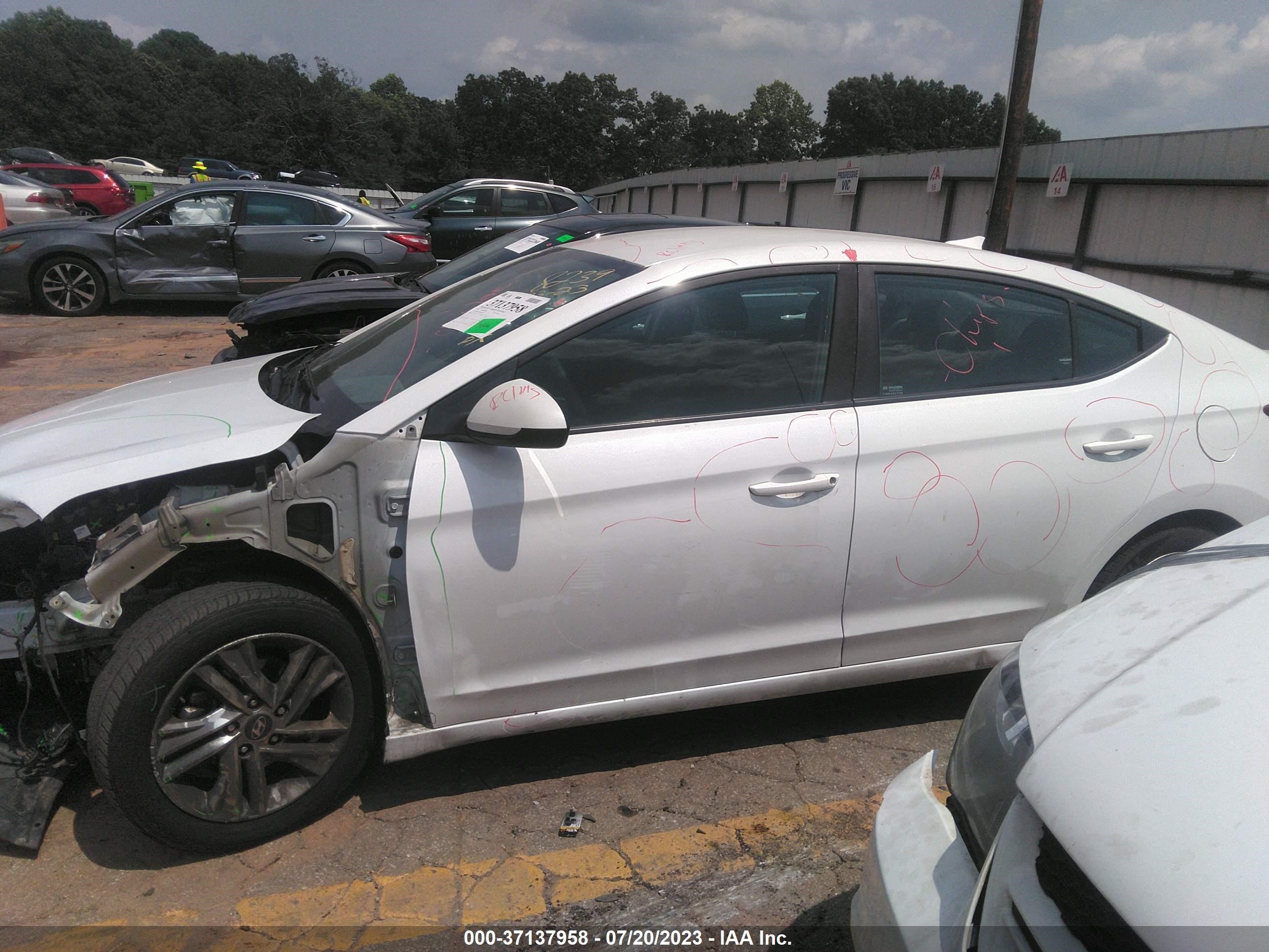 Photo 13 VIN: 5NPD84LF3KH408239 - HYUNDAI ELANTRA 