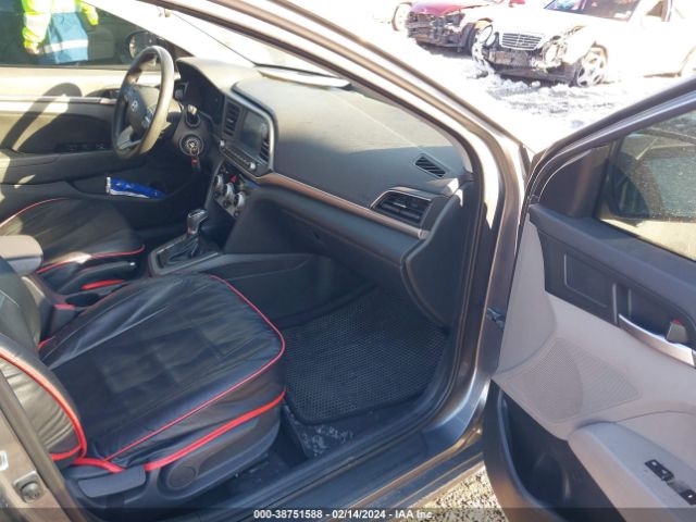 Photo 4 VIN: 5NPD84LF3KH410301 - HYUNDAI ELANTRA 