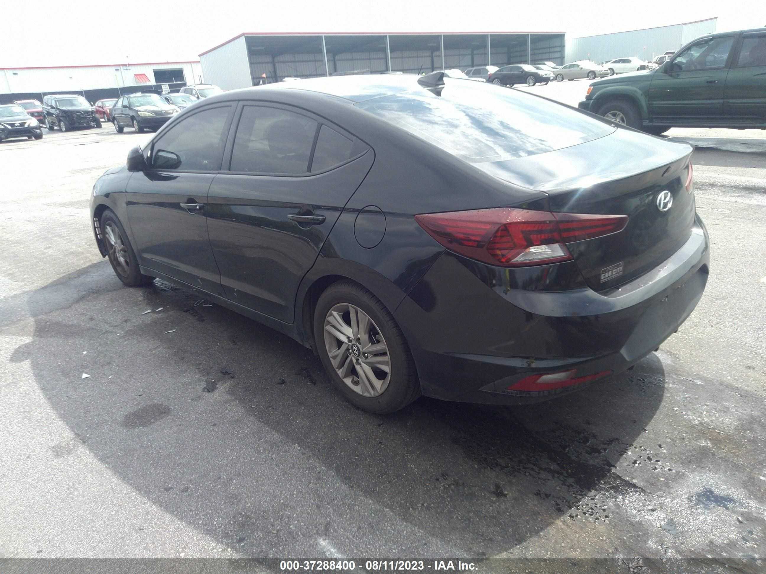 Photo 2 VIN: 5NPD84LF3KH423422 - HYUNDAI ELANTRA 