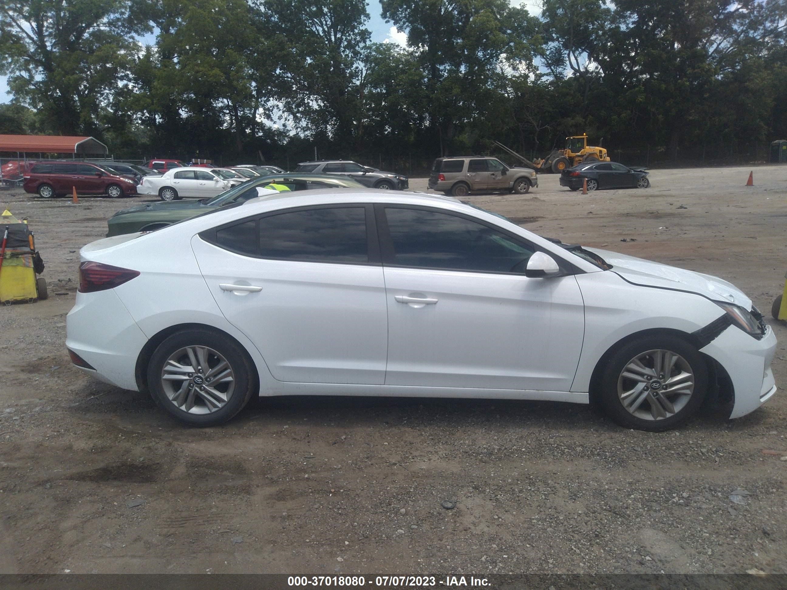 Photo 12 VIN: 5NPD84LF3KH431312 - HYUNDAI ELANTRA 