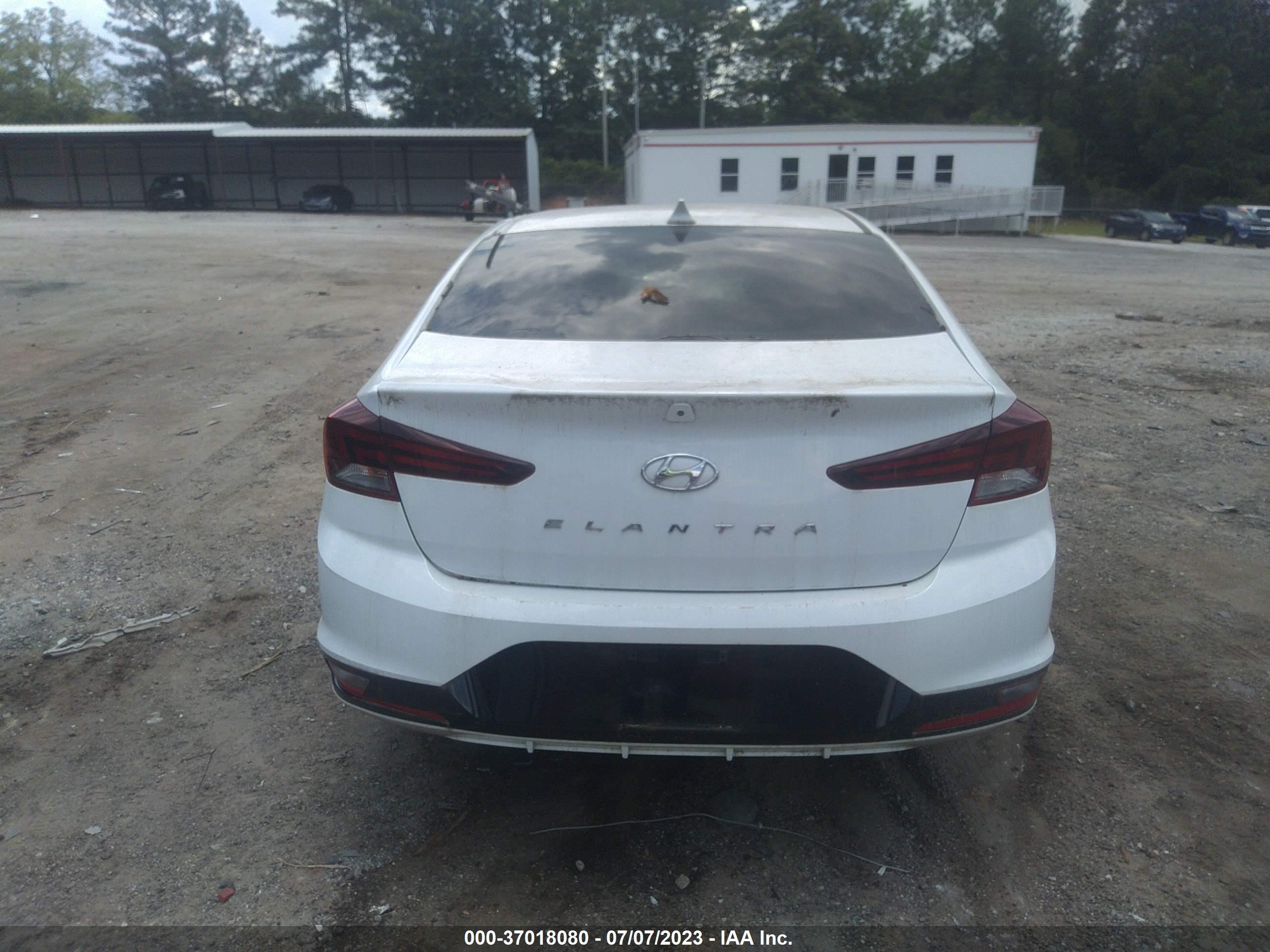 Photo 15 VIN: 5NPD84LF3KH431312 - HYUNDAI ELANTRA 