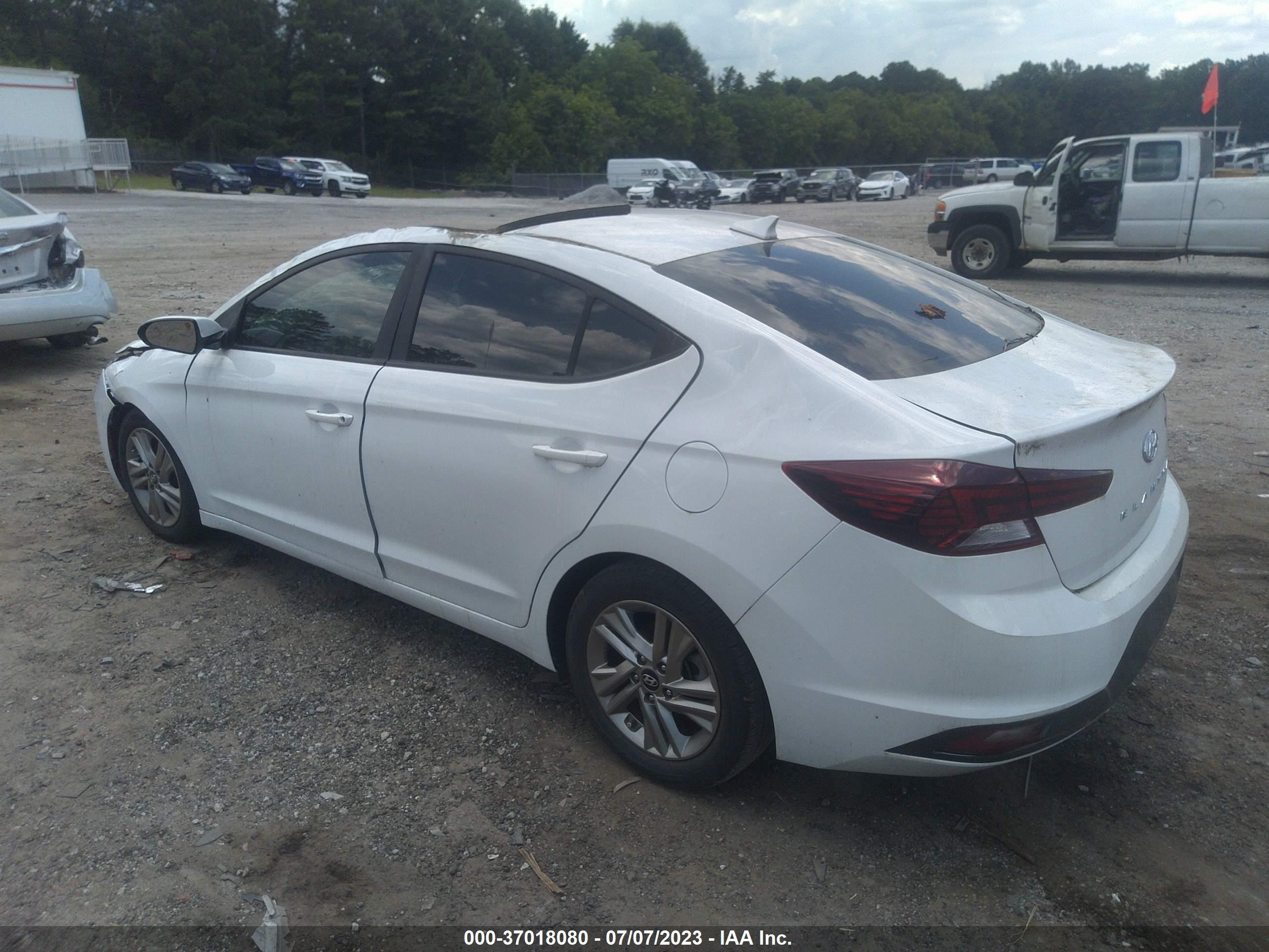 Photo 2 VIN: 5NPD84LF3KH431312 - HYUNDAI ELANTRA 