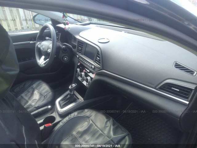 Photo 4 VIN: 5NPD84LF3KH442584 - HYUNDAI ELANTRA 