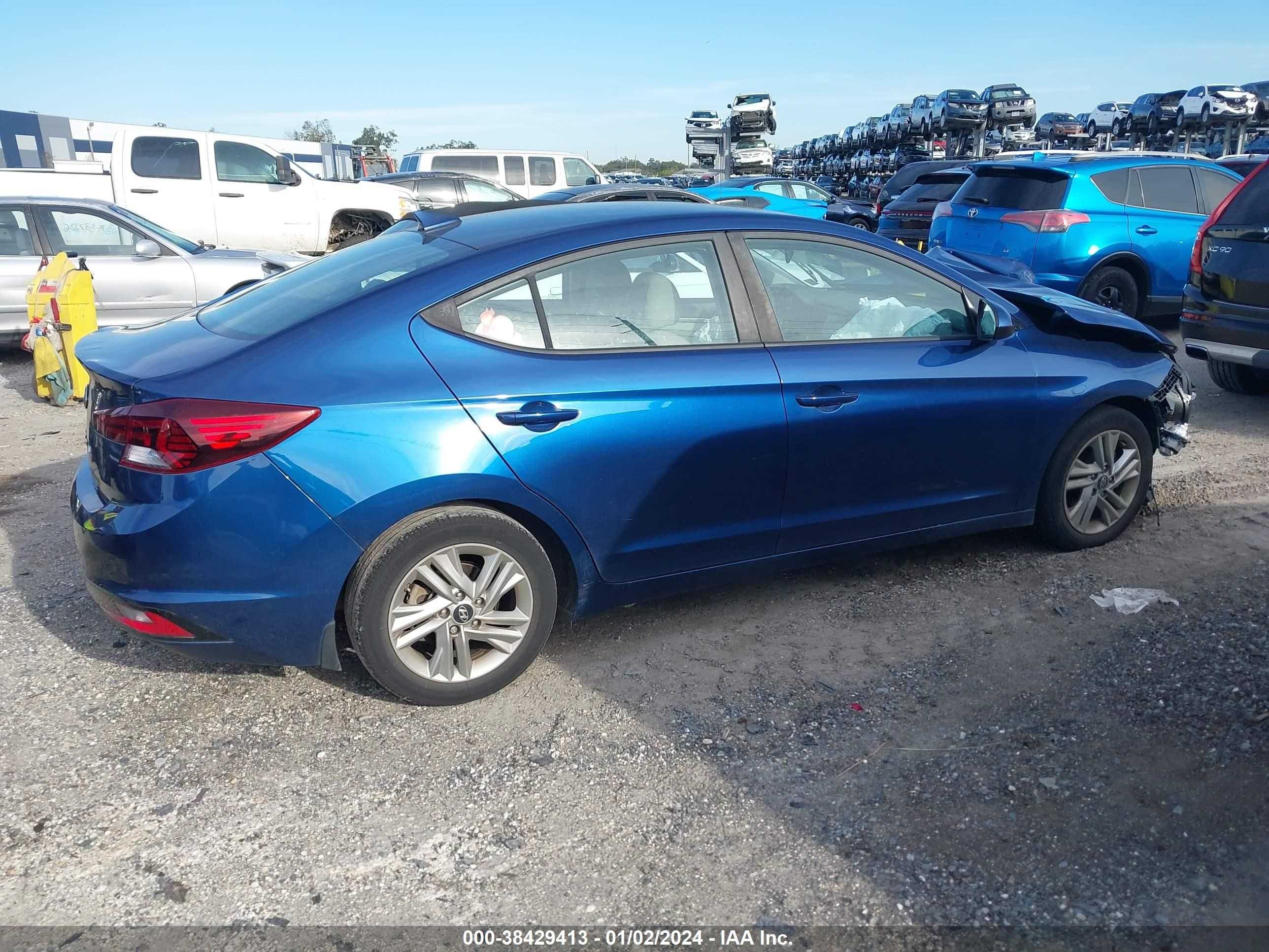 Photo 12 VIN: 5NPD84LF3KH463628 - HYUNDAI ELANTRA 