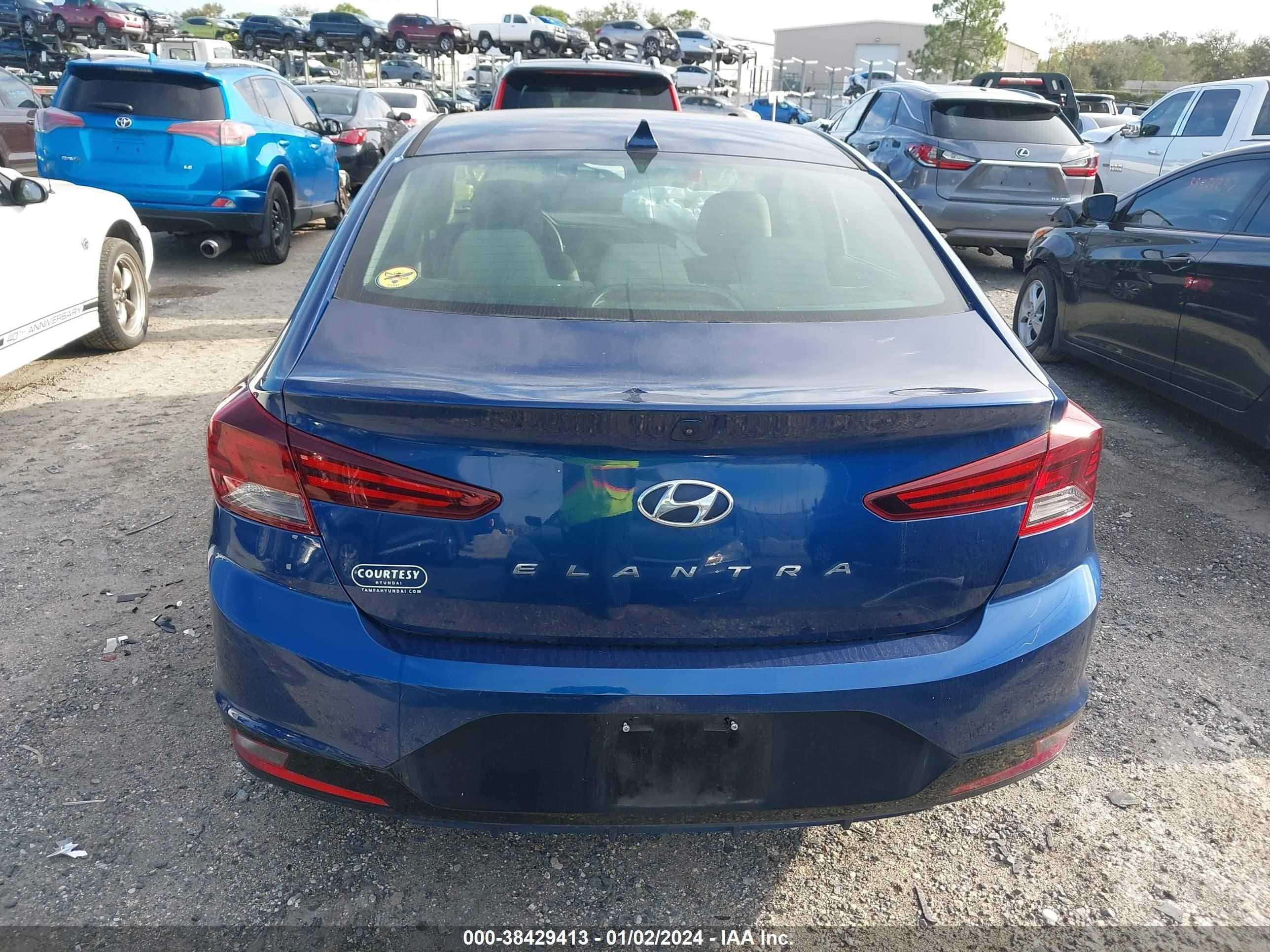 Photo 15 VIN: 5NPD84LF3KH463628 - HYUNDAI ELANTRA 